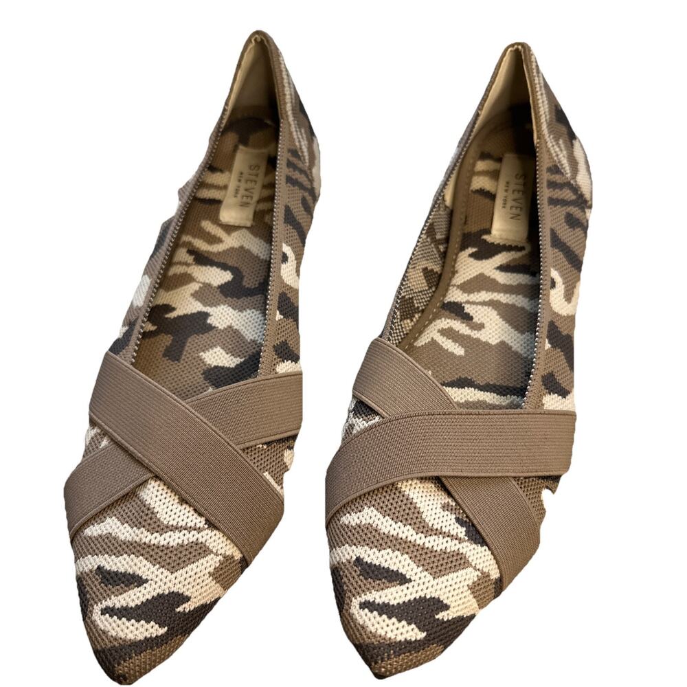 Steven New York Roamy Camo Flats Pointed Toe Size 8.5